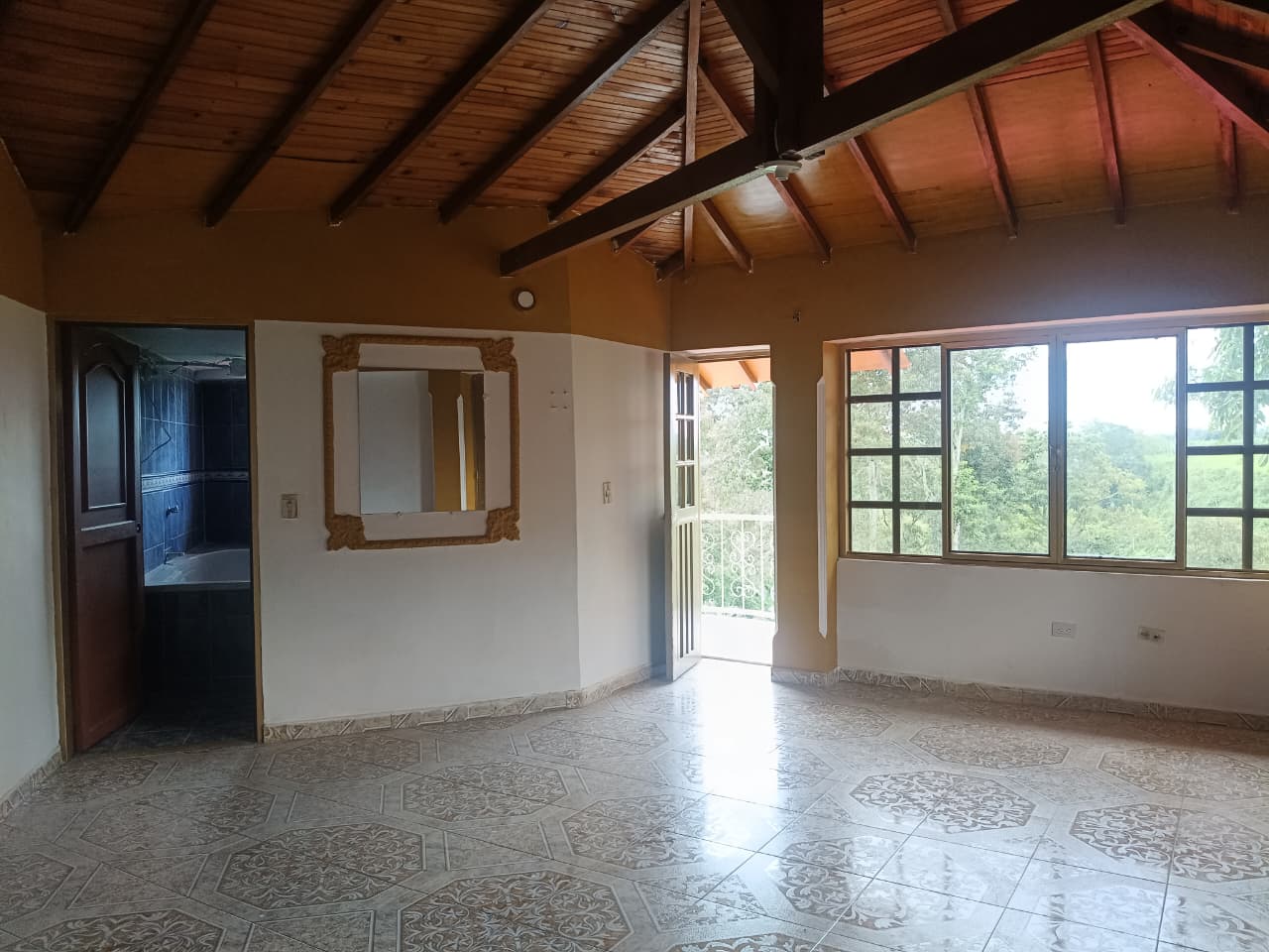 VENTA DE CHALET GUAYACANES