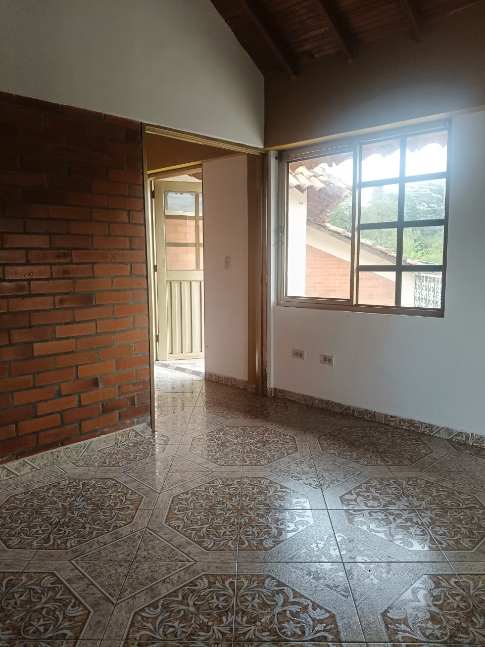 VENTA DE CHALET GUAYACANES