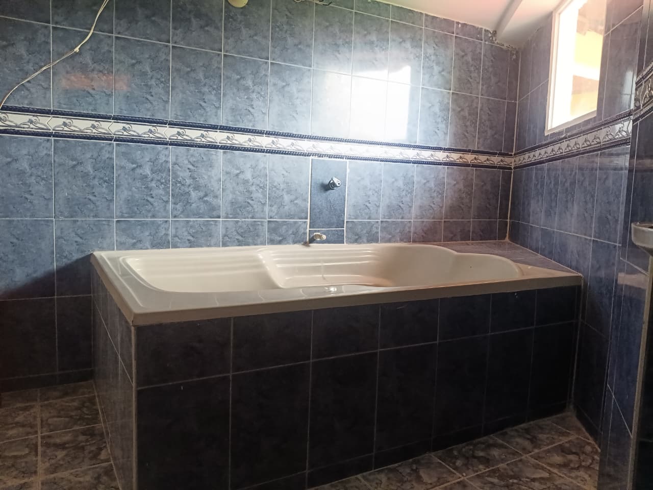 VENTA DE CHALET GUAYACANES