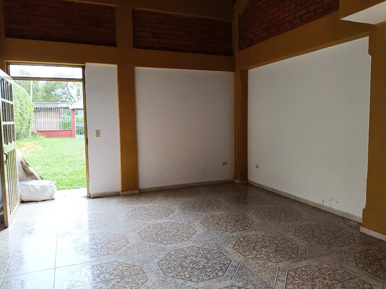 VENTA DE CHALET GUAYACANES